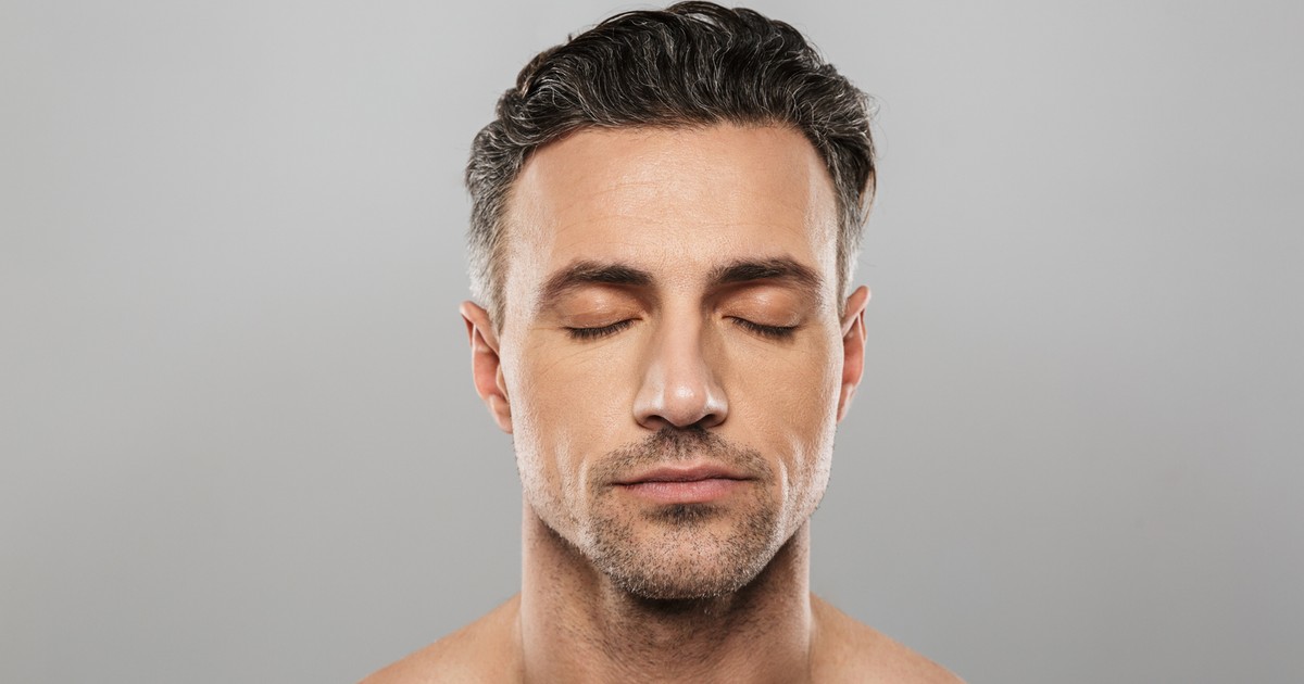 Фотографии слепых людей. Закрытый глаз мужской. Мужчина повзяки на глазах. Мужчина с закрытыми глазами. Слепой | blind.