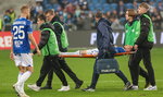 Dramatyczna akcja podczas meczu ligowego w Polsce. Piłkarz zasłabł i bezwładnie upadł na boisko!