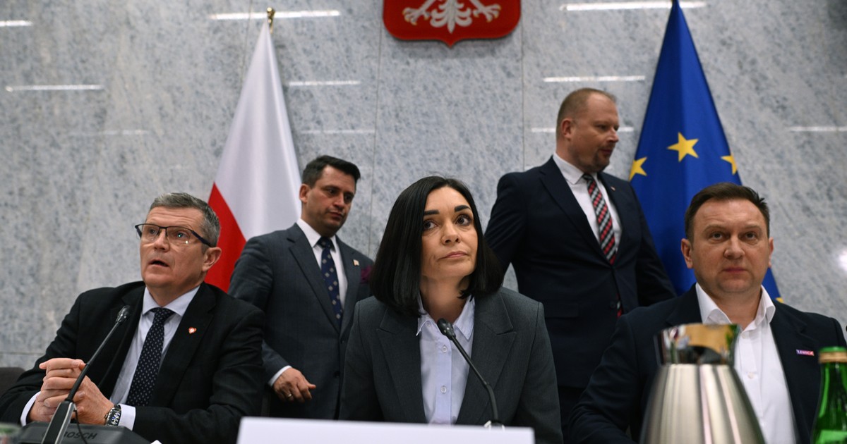 Komisja śledcza oblewa egzamin. Krąży nad nią widmo klęski