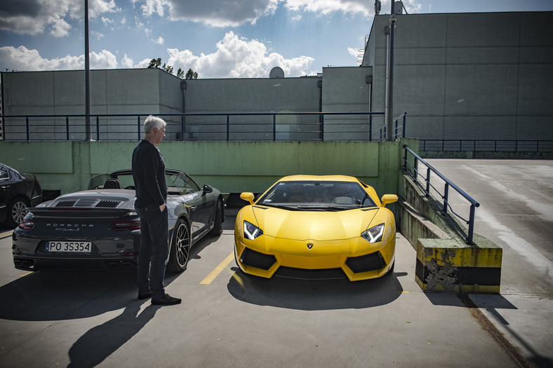 Lamborghini Aventador Coupe vs. Porsche 911 Tubo Cabrio