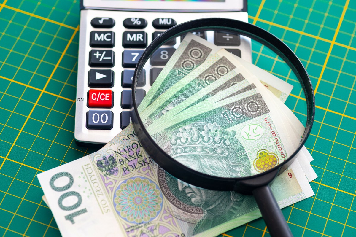 Dwa proste sposoby na "podwójną emeryturę". Który jest lepszy? Wyjaśniamy różnice