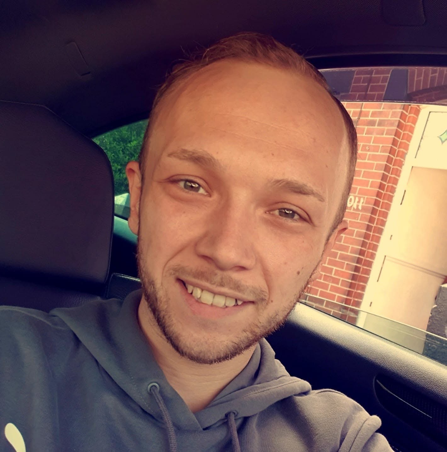 Kyle Campbell zomrel po nehode na motorke v Thajsku krátko pred svadbou. 