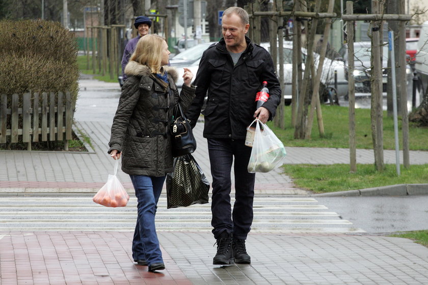 Donald Tusk z żoną na zakupach