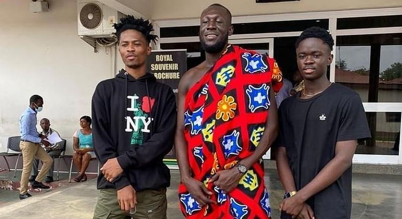 Stormzy hangs out with Kwesi Arthur and Yaw Tog