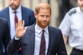 Princ Hari se vraća u London na GODIŠNJICU SMRTI SVOJE BAKE: Poruku koju je poslao mnogi tumače kao SPUŠTANJE LOPTE I POKUŠAJ POMIRENJA sa ocem i bratom