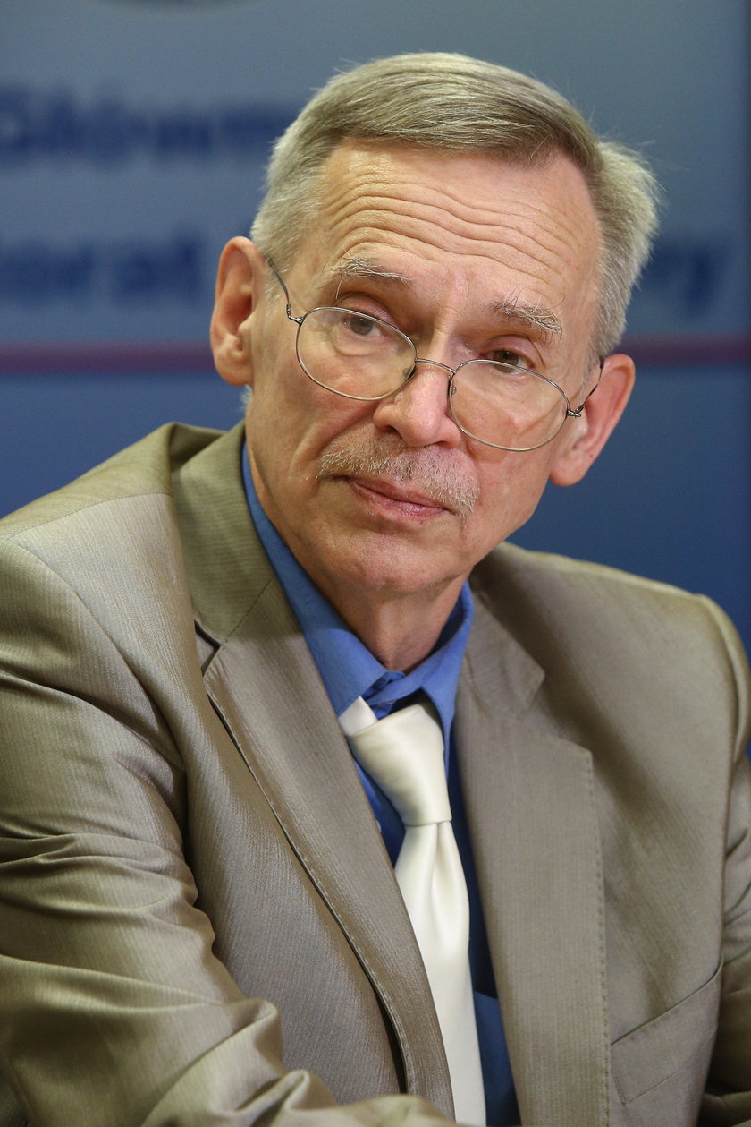 Wirusolog, prof. Włodzimierz Gut