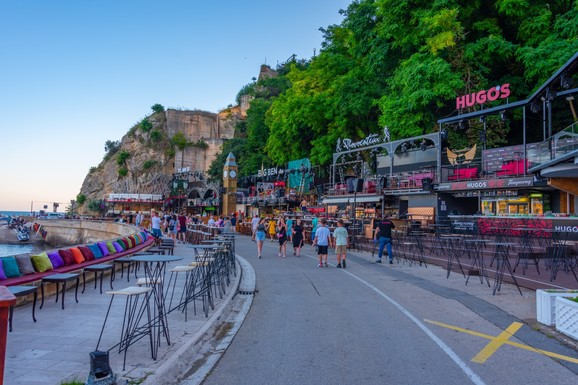 Ko se zatekne VAN PLAŽE U KUPAĆEM, KAZNA DO 500 EVRA: Nova pravili u crnogorskom letovalištu