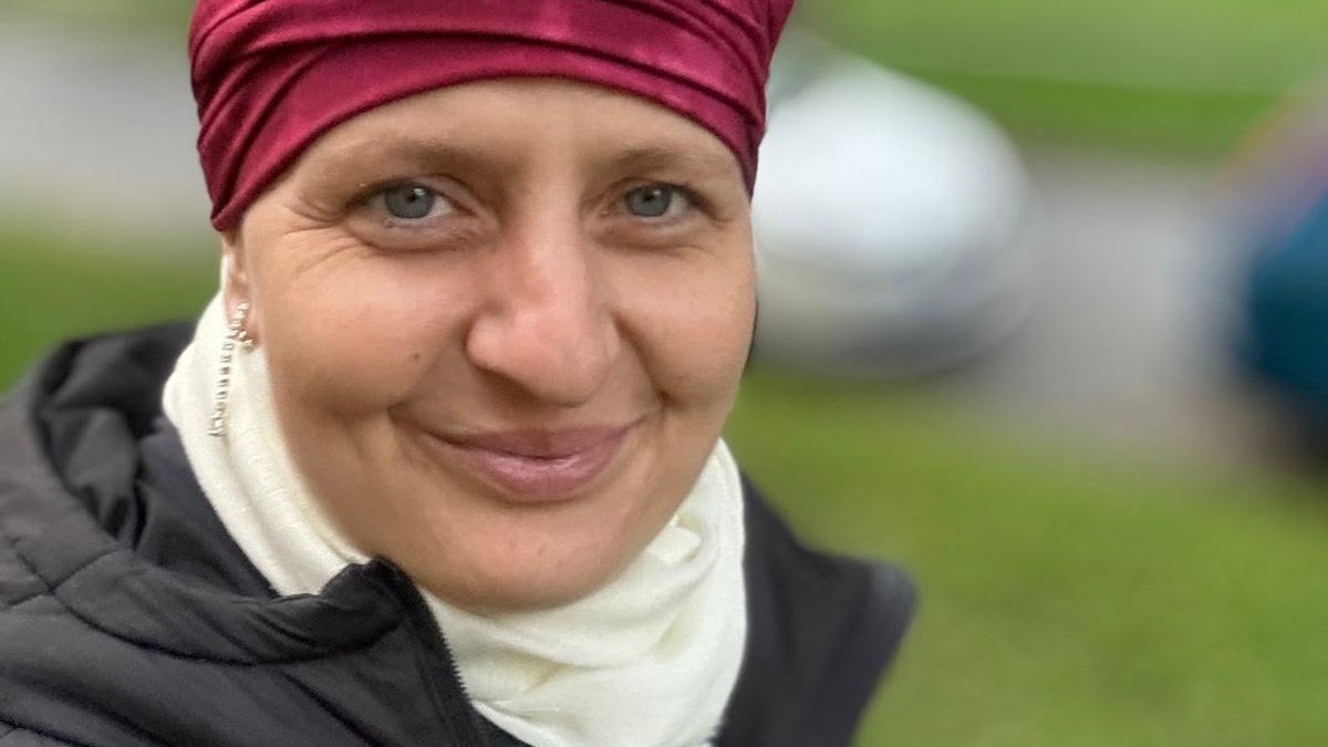 Zuzka Ježková je psychologička a zároveň žena, ktorá si ešte aj dnes prechádza rakovinou prsníka
