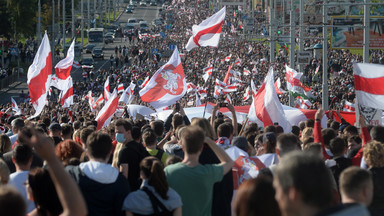 Protesty na Białorusi. Ludzie zebrali się tłumnie także w małych miastach [RELACJA NA ŻYWO]