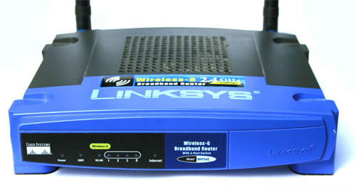 Routery Linksysa z serii WRT54G pojawiły się na rynku dekadę temu, ale wciąż są wysoko cenione za swoją stabilność i gigantyczne możliwości konfiguracji za pomocą alternatywnego oprogramowania. Ich cena wciąż utrzymuje się na poziomie 200 zł (WRT54GL) 