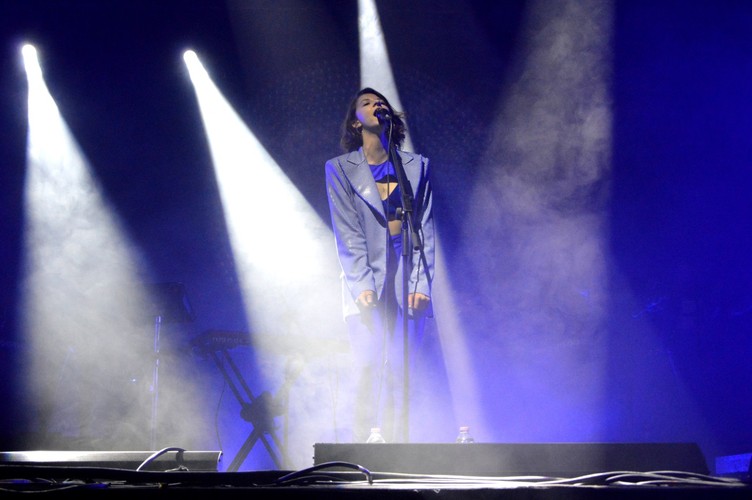 Justyna Święs z The Dumplings podczas Orange Warsaw Festival. 2 czerwca 2018
