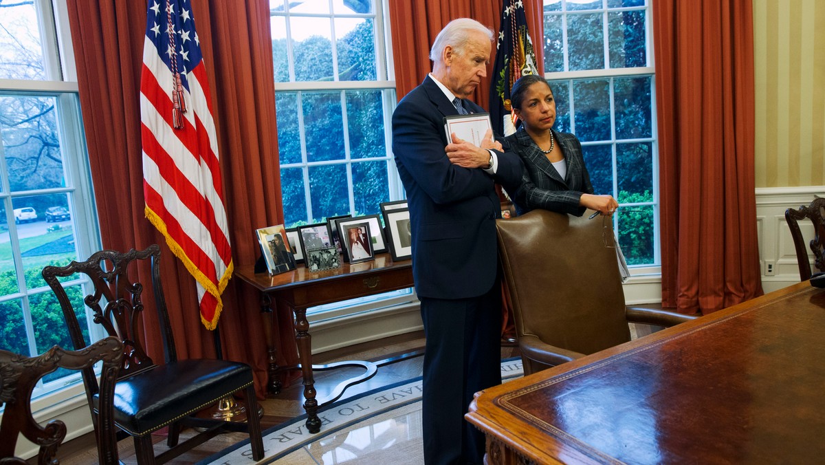 Joe Biden z Susan Rice (byłą doradczynią Baracka Obamy), którą może mianować na stanowisko wiceprezydenta USA, Waszyngton, kwiecień 2015 r.