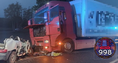 Tragedia na lokalnej drodze. Z osobówki została miazga