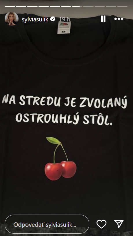 Danko a jeho Sylvia zvečnili politikove kauzy a výroky na tričkách.