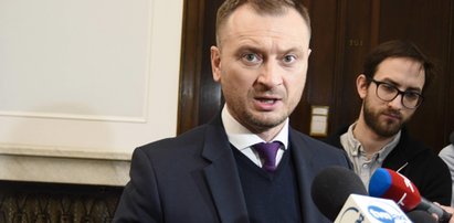 Poseł pokazał wypłatę. Mocno się zdziwisz