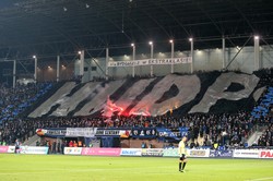 Kibole Zawiszy Bydgoszcz okradli... dziewczynki z dresów