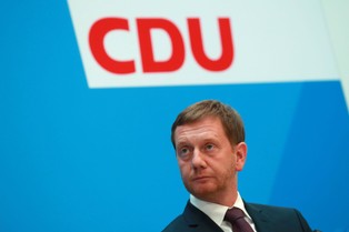 Premier Saksonii chce ograniczyć pomoc dla Ukrainy. "Trzeba zamrozić tę wojnę"