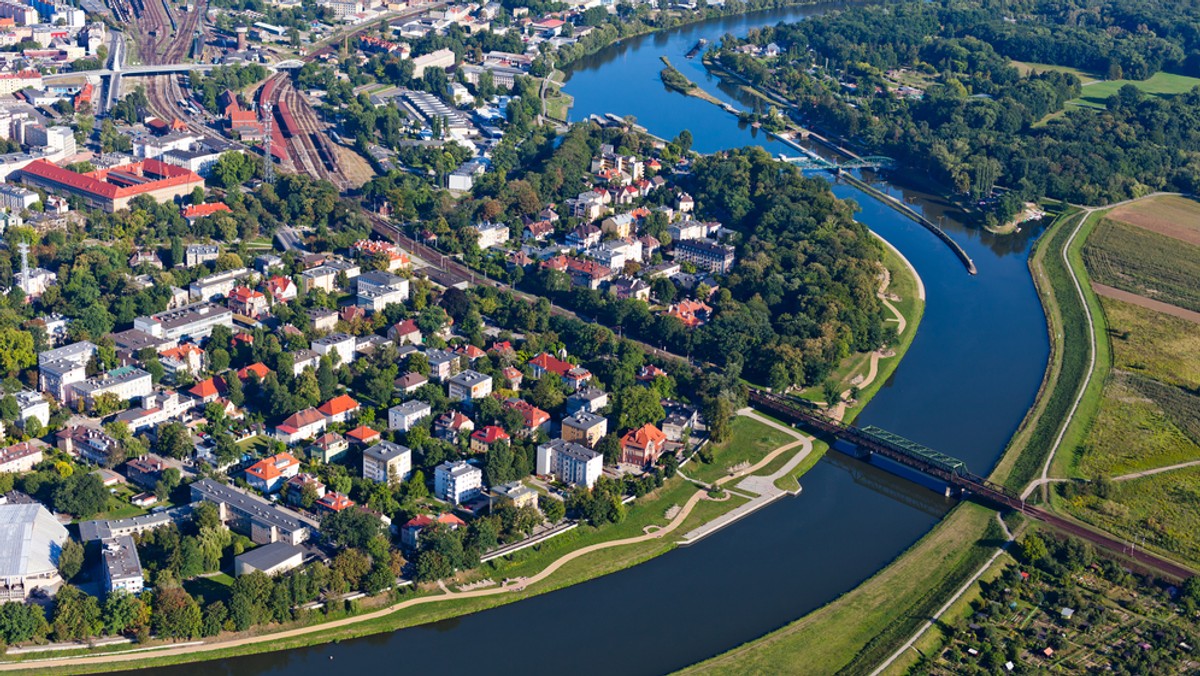 Kosztem ok. 42 mln zł do końca przyszłego roku duńska firma Skamol - producent systemów ociepleń i termoizolacji dla przemysłu i budownictwa - uruchomi fabrykę w Opolu. Dziś zainaugurowano budowę zakładu, gdzie wytwarzane będą bloczki i płyty silikatowe.