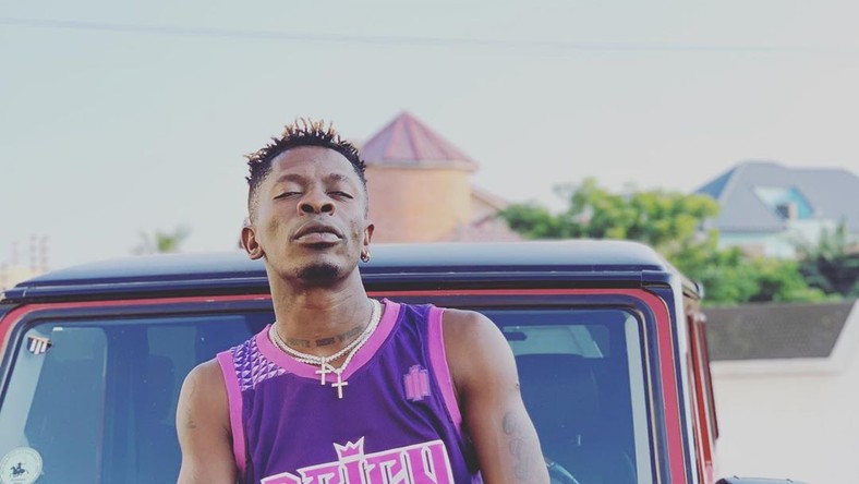 Shatta Wale to reward two fans with cars after his SM Fan Awards collapsed