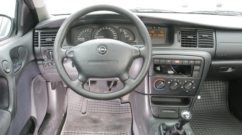 Opel Vectra B - wnętrze