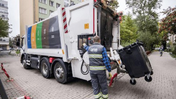 Przyjęto, że obniżone stawki na wywóz śmieci będą obowiązywać przez kolejnych sześć miesięcy