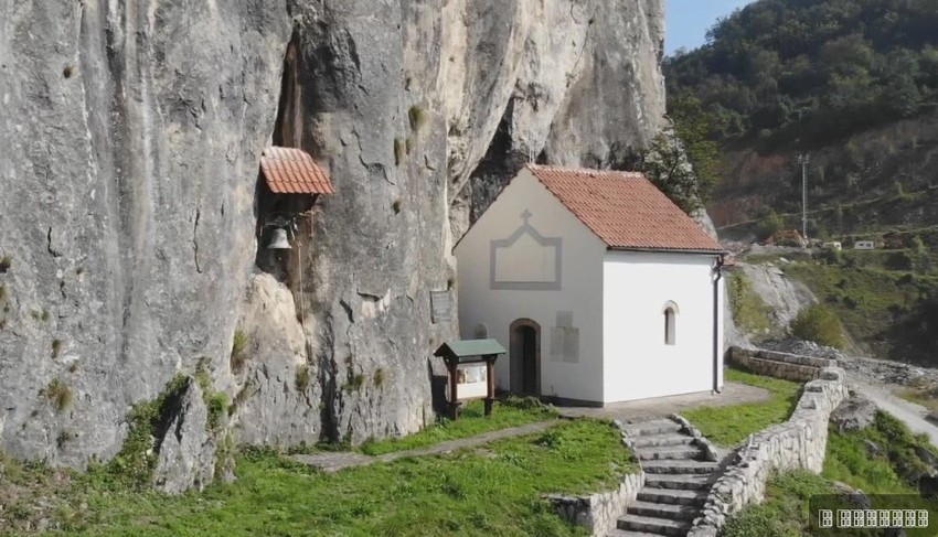 Vandali su oskrnavili crkvu kod Hadži Prodanove pećine u Ivanjici