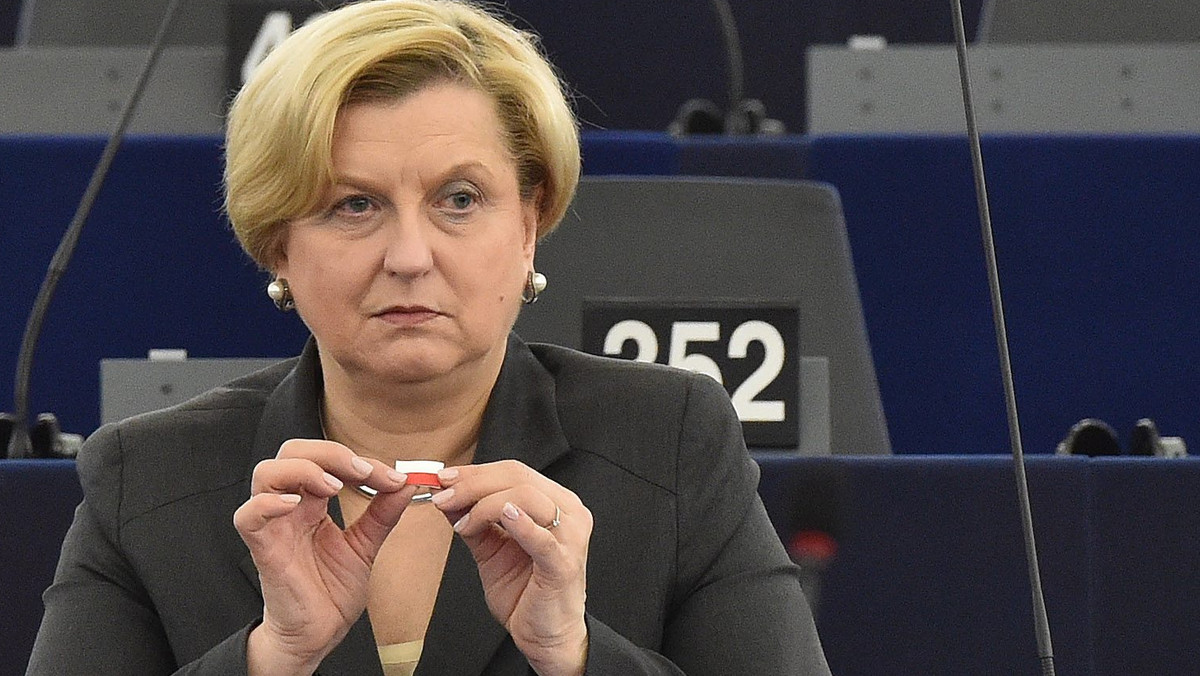 Wybrany na nowego szefa PE Antonio Tajani odniósł się jeszcze przed wyborem do spraw polskich i wyraził przekonanie, że krytyka państw UE nie może opierać się na domysłach – poinformowała w komunikacie europosłanka PiS Anna Fotyga.