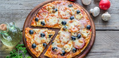 Uwielbiamy ją wszyscy. Jemy na co dzień i od święta. Ale ile o niej wiemy? QUIZ o pizzy