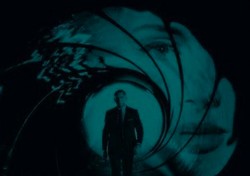 James Bond chce znów z Adele