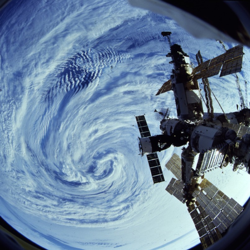 One spowijają niebo