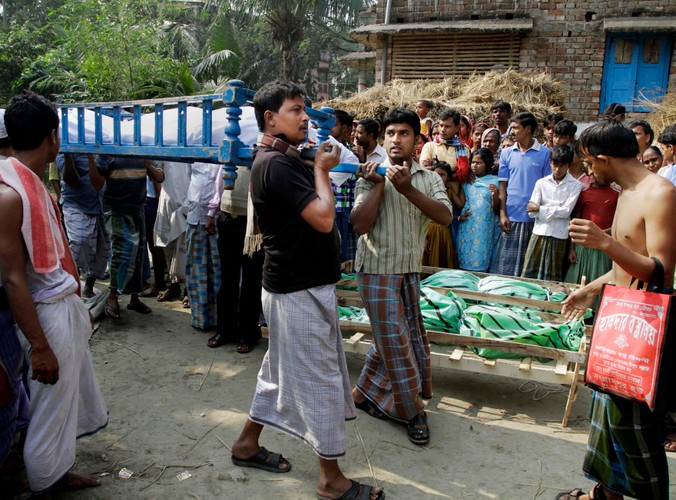 Wytwórcom nielegalnego toksycznego alkoholu grozi w Indiach nawet kara śmierci