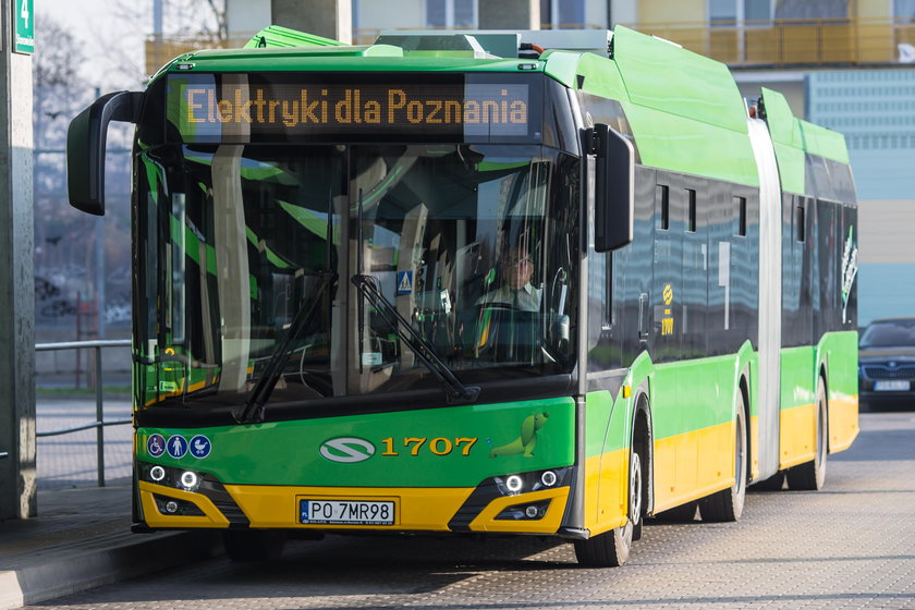 Autobus elektryczne już wożą pasażerów
