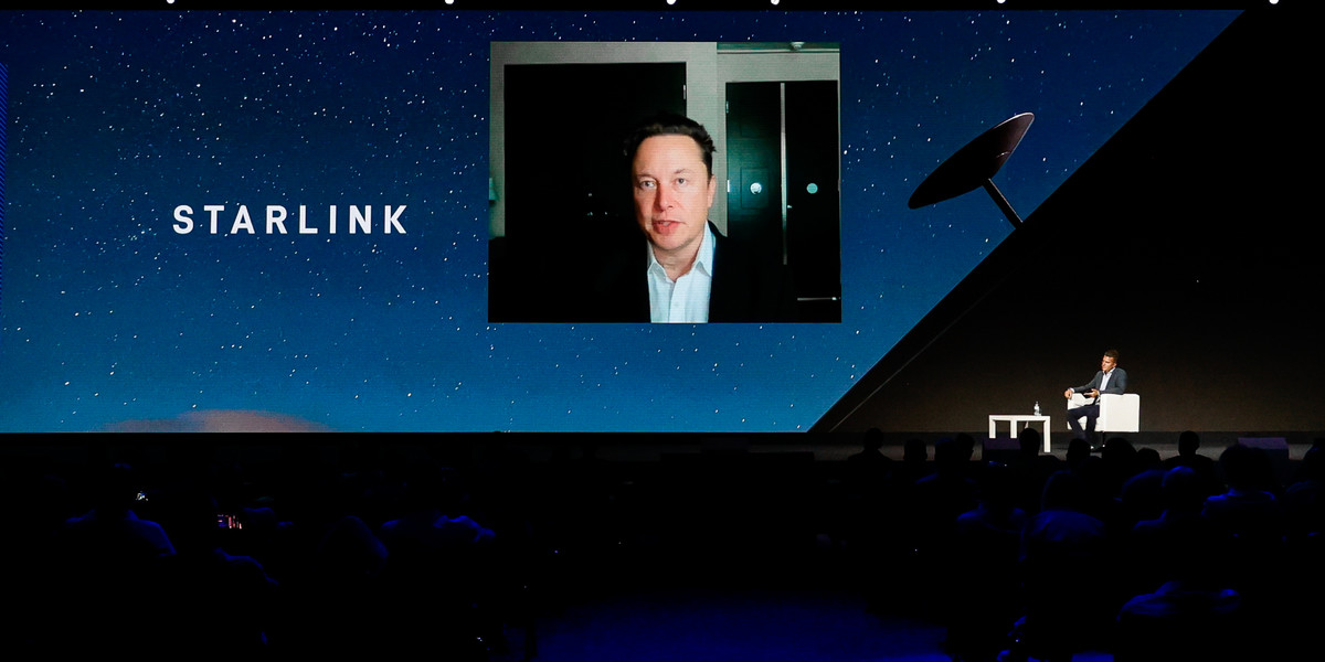 Elon Musk jednak będzie płacił za internet satelitarny dla Ukrainy