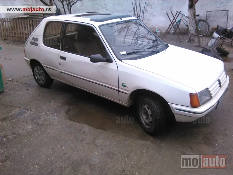 Pežo 205c za 450 evra