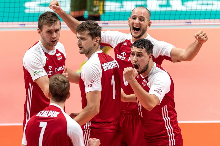 Radość Polaków podczas meczu finałowego mistrzostw świata siatkarzy z Brazylią