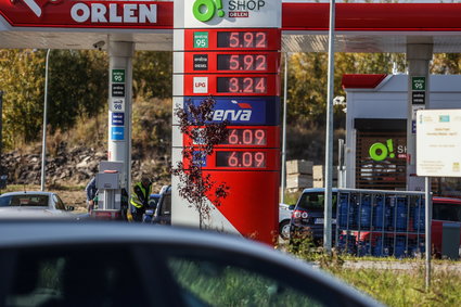 Ceny paliw biją rekordy. Orlen i Lotos wywierają presję na mniejszych graczy