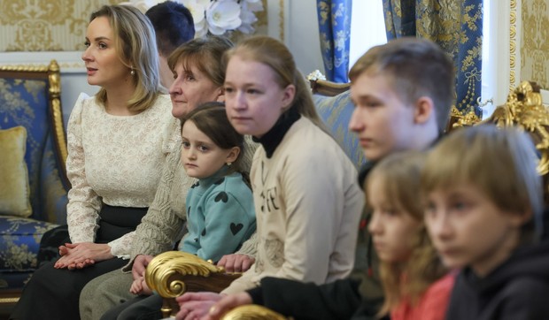 Marija Lvova-Belova sa ukrajinskom decom