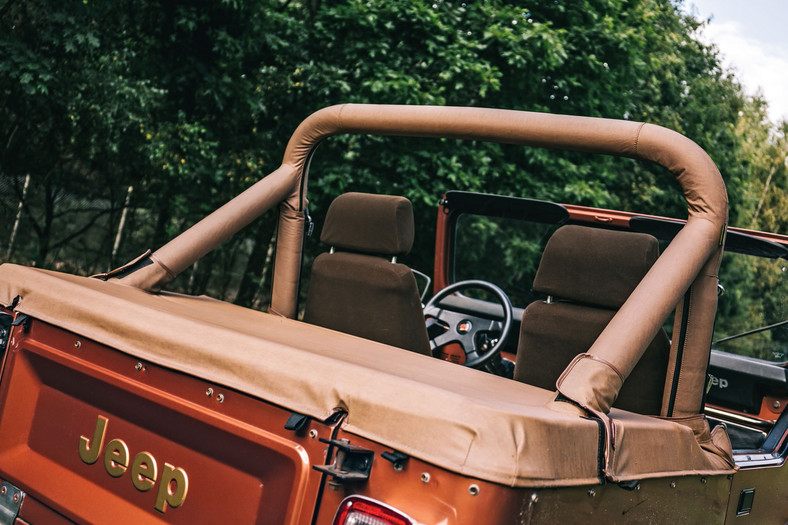 Jeep CJ-7  1983