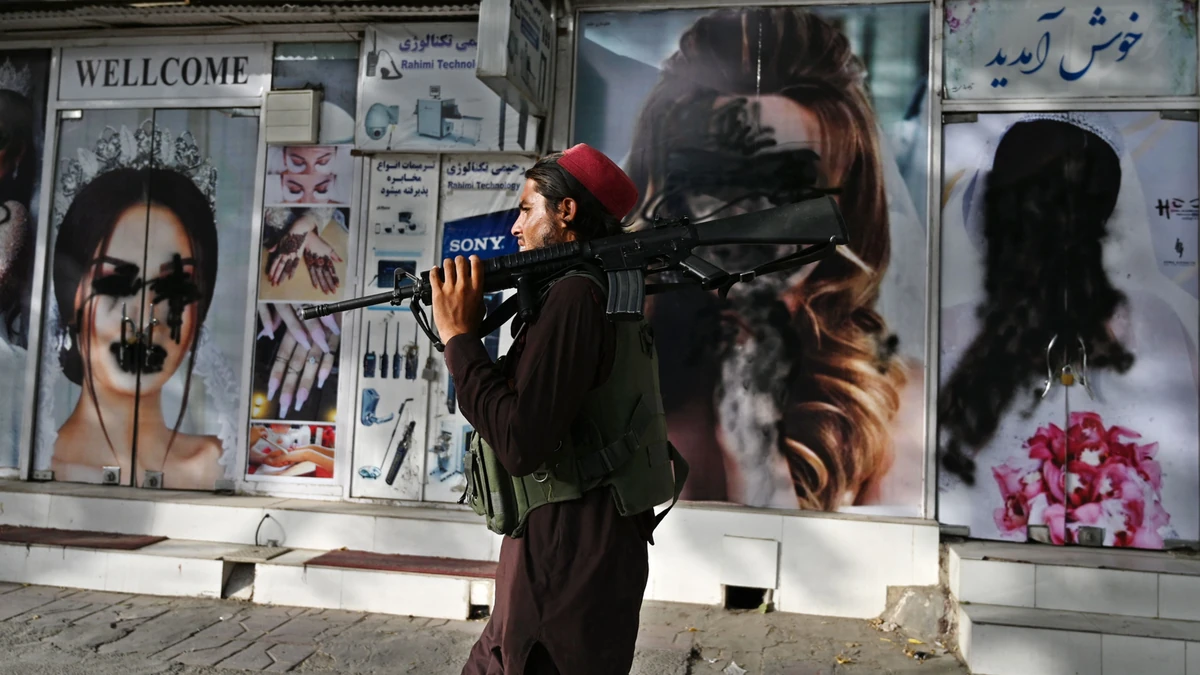 Afganistan. W Kabulu niszczone są wizerunki kobiet - Vimarsana News