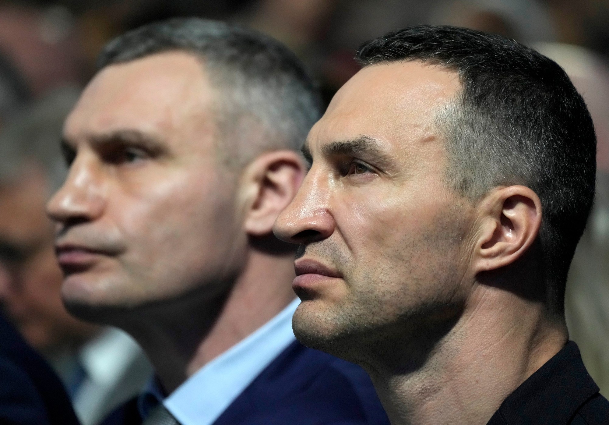Zľava: Vitalij Kličko a jeho brat Vladimir na výročnom Svetovom ekonomickom fóre (WEF) vo švajčiarskom Davose.