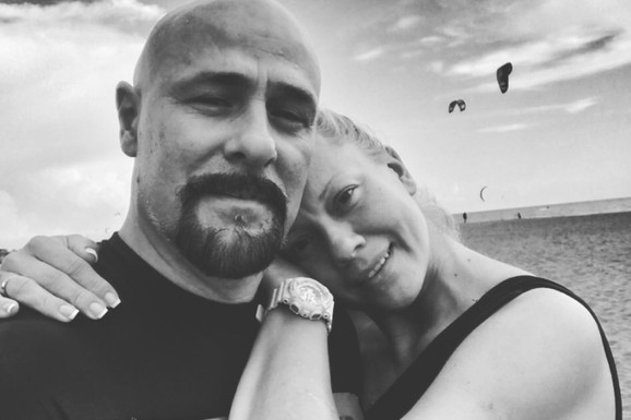 OVAKO DANICA ANDONOV IZGLEDA KAD SE SKINE I SVI JE HVALE Gruova udovica nestala iz javnosti, a zbog slika na mrežama komentari pljušte (FOTO)