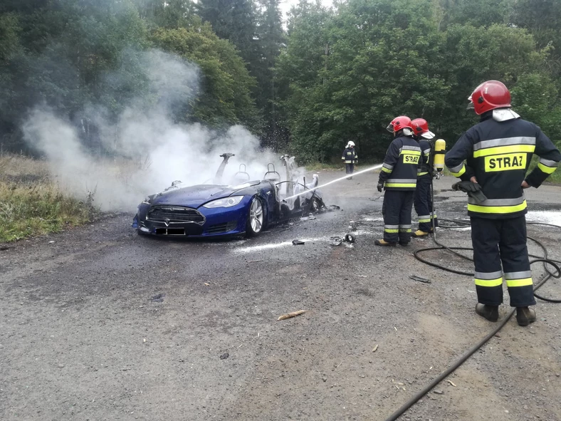 Pożar Tesli w Polsce pod Boguszowem