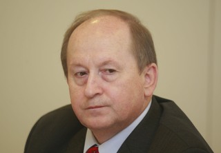 Parabanki zyskują na ostrożnej polityce banków