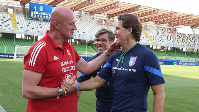 Marco Rossi hétfőn ismét összecsap régi barátjával, Roberto Mancinivel