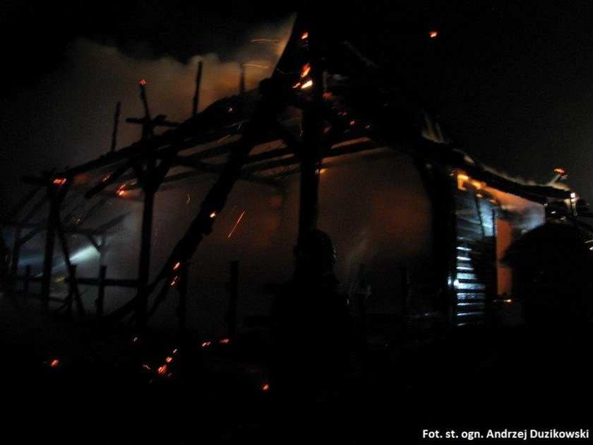 W miejscowości Rajgród na Podlasiu wybuchł pożar w domu nad Jeziorem Rajgrodzkim