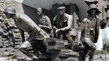 1 sierpnia 1944 wybuchło Powstanie Warszawskie. Coraz więcej Polaków uważa, że miało sens