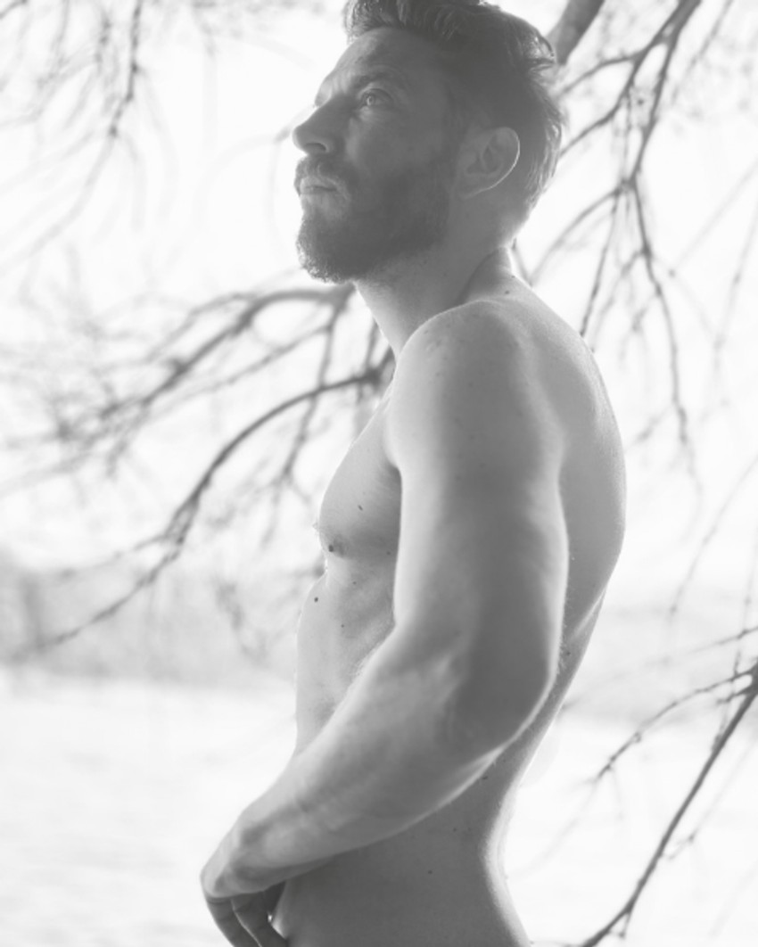 Predrag Damnjanović pozirao go