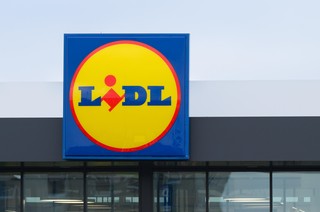 Zarobki do 6700 zł. Lidl szuka pracowników i kusi pensjami oraz benefitami