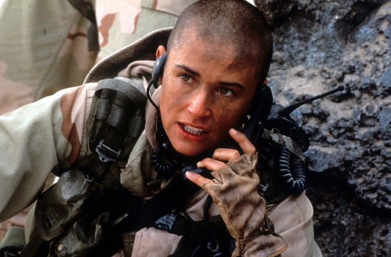 Demi Moore na planie filmu "G.I. jane"