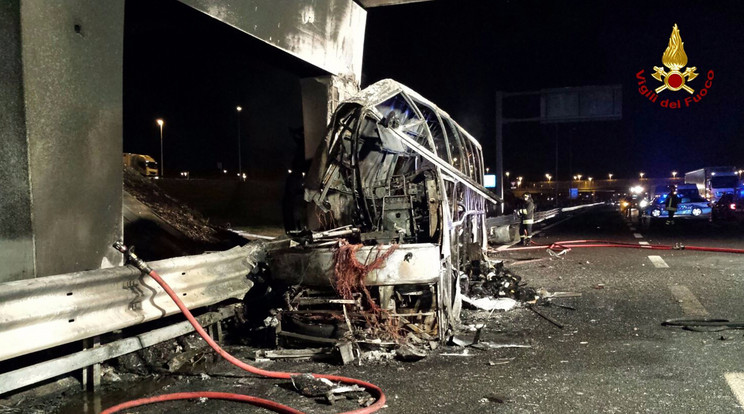 Újabb három embert vádolnak a veronai buszbaleset kapcsán / Fotó: AFP